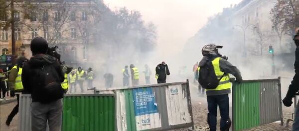 Gilets jaunes le 1 décembre 2018 à Paris (image d'illustration) - Sputnik Afrique