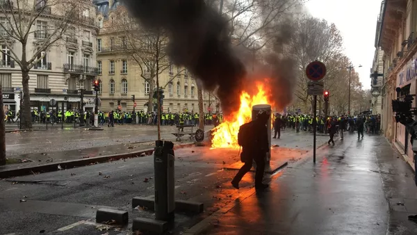 Gilets jaunes le 1 décembre à Paris - Sputnik Afrique