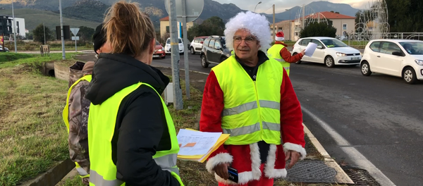 Gilets jaunes en Corse, 1 decembre 2018 Gilets jaunes en Corse, 1 decembre 2018 - Sputnik Afrique