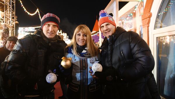 Les stars félicitent l’agence Rossiya Segodnya pour son anniversaire à l’ouverture de la patinoire du GOUM - Sputnik Afrique