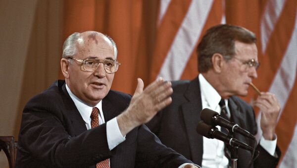 Mikhaïl Gorbatchev et George H. W. Bush, 1990 - Sputnik Afrique