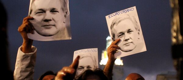 Supporters of WikiLeaks founder Julian Assange - Sputnik Afrique