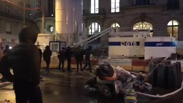 Manifestations des Gilets jaunes à Paris, le 8 décembre 2018 - Sputnik Afrique