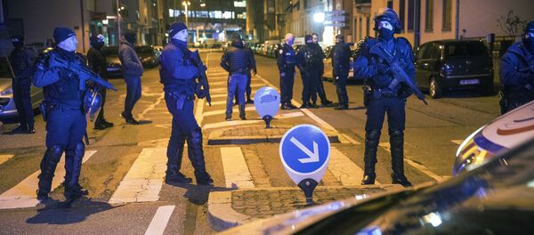 La police dans le quartier du Neudorf, à Strasbourg - Sputnik Afrique