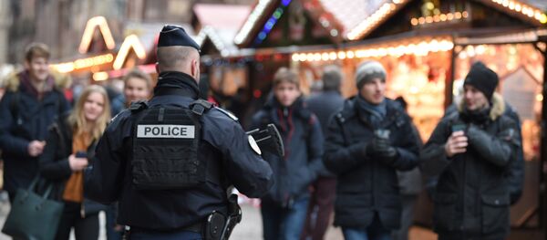 La police au marché de Noël de Strasbourg après la fusillade du 11 décembre 2018 - Sputnik Afrique