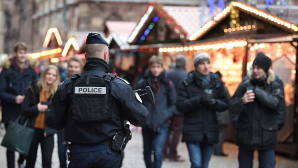 La police au marché de Noël de Strasbourg après la fusillade du 11 décembre 2018 - Sputnik Afrique