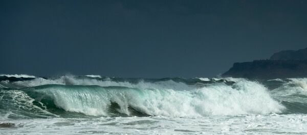 Des vagues, image d'illustration - Sputnik Afrique