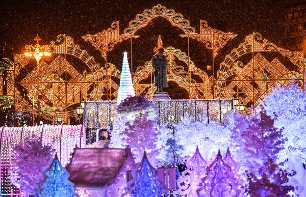 L'ouverture du festival Voyage vers Noël à Moscou L'ouverture du festival Voyage vers Noël à Moscou - Sputnik Afrique