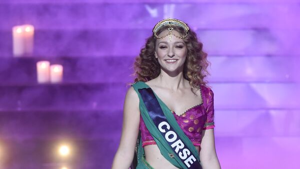 Miss Corse Manon Jean-Mistral performs on stage during the Miss France 2019 beauty contest in Lille, on December 15, 2018. - Sputnik Afrique