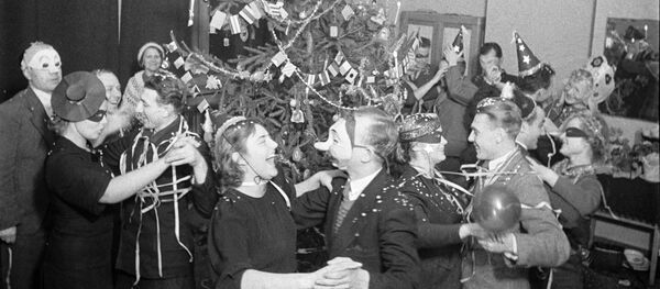 Retour en URSS: le réveillon en famille et au travail - Sputnik Afrique