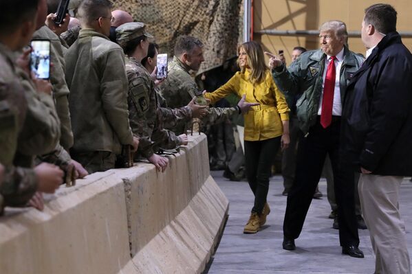 La visite de Donald Trump sur la base militaire américaine en Irak - Sputnik Afrique