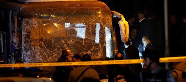 تفجير حافلة تقل سائحين في منطقة الهرم في مصر - Sputnik Afrique