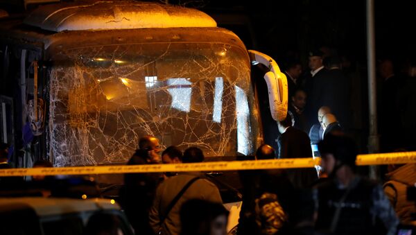 تفجير حافلة تقل سائحين في منطقة الهرم في مصر - Sputnik Afrique