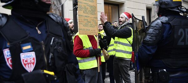 Gilets jaunes à Paris Gilets jaunes à Paris - Sputnik Afrique