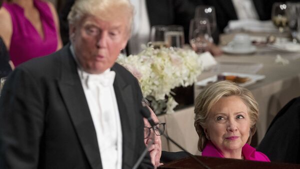 Donald Trump et Hillary Clinton à un dîner de charité  - Sputnik Afrique