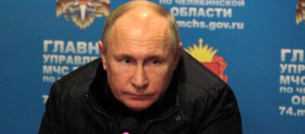 Vladimir Poutine à Magnitogorsk où une explosion de gaz dans un immeuble a fait plusieurs morts - Sputnik Afrique