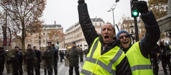 Des gilets jaunes Des gilets jaunes - Sputnik Afrique