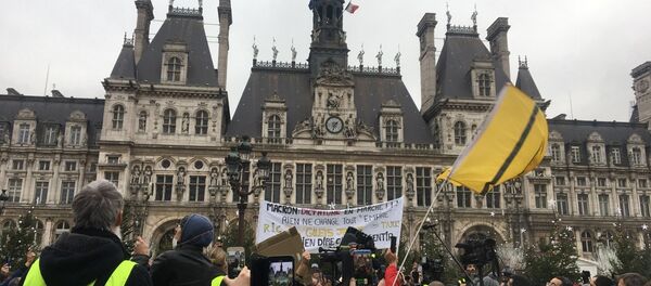 Les Gilets jaunes sont rassemblés à Paris pour l’acte 8 de leur mobilisation, le 5 janvier - Sputnik Afrique