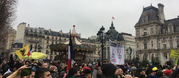 Les Gilets jaunes sont rassemblés à Paris pour l’acte 8 de leur mobilisation, le 5 janvier - Sputnik Afrique