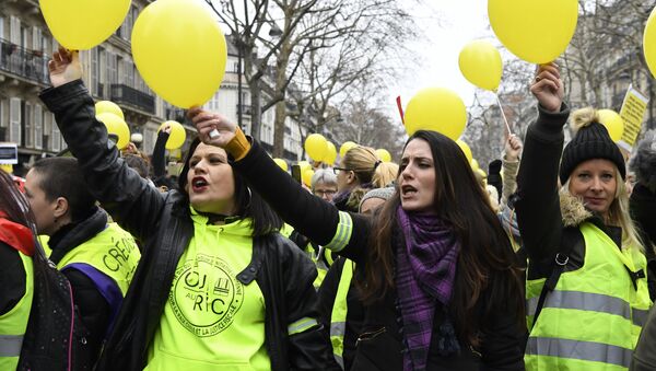 Manifestation de femmes Gilets jaunes à Paris (6 janvier 2019) - Sputnik Afrique