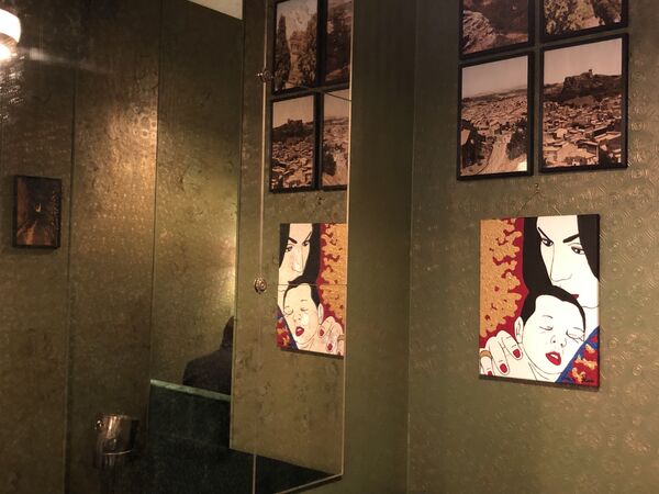 L'intérieur artistique du restaurant «Corleone by Lucia Riina» L'intérieur artistique du restaurant «Corleone by Lucia Riina» - Sputnik Afrique