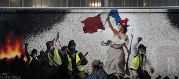 À Paris, une fresque consacrée aux Gilets jaunes cache un mystère et un gain de 1.000 EUR - Sputnik Afrique