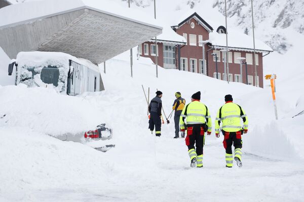 Conséquences de l’avalanche descendue sur la station de ski alpin suisse - Sputnik Afrique