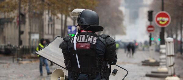 Акция протеста автомобилистов жёлтые жилеты в Париже - Sputnik Afrique