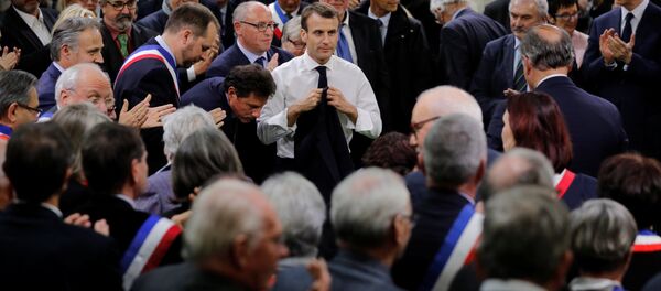 Emmanuel Macron au lancement du grand débat à Grand Bourgtheroulde - Sputnik Afrique