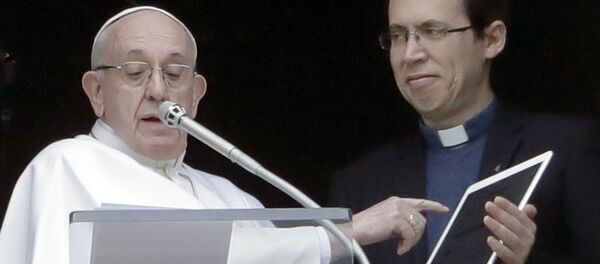 Pape François présente l'application Click To Pray à Vatican - Sputnik Afrique