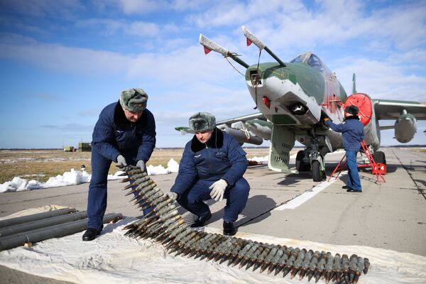 Manœuvres tactiques avec la participation des Su-25SM3 au Kouban - Sputnik Afrique