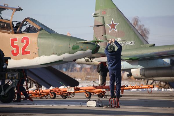 Manœuvres tactiques avec la participation des Su-25SM3 au Kouban - Sputnik Afrique