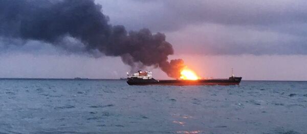 В Керченском проливе загорелись два судна - Sputnik Afrique