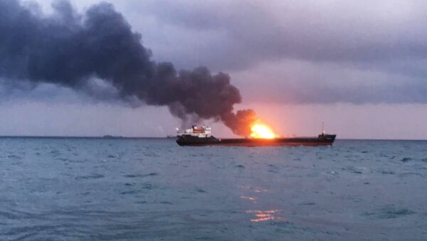 В Керченском проливе загорелись два судна - Sputnik Afrique