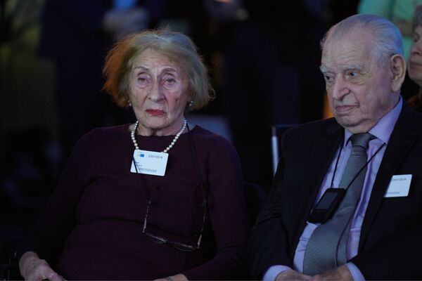 Susan Pollak, survivante de la Shoah, aux commémorations au Parlement européen, le 23 janvier 2019 Susan Pollak, survivante de la Shoah, aux commémorations au Parlement européen, le 23 janvier 2019 - Sputnik Afrique