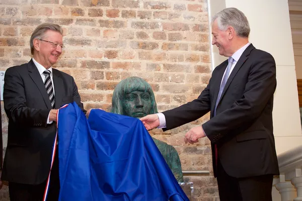 L’inauguration du buste de Marina Tsvetaeva à Vanves, à l’initiative du Centre de Russie pour la Science et la Culture. L’inauguration du buste de Marina Tsvetaeva à Vanves, à l’initiative du Centre de Russie pour la Science et la Culture. - Sputnik Afrique