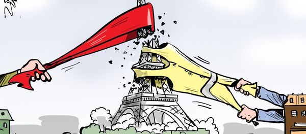 Couleurs de Paris: après les Gilets jaunes, les Foulards rouges - Sputnik Afrique