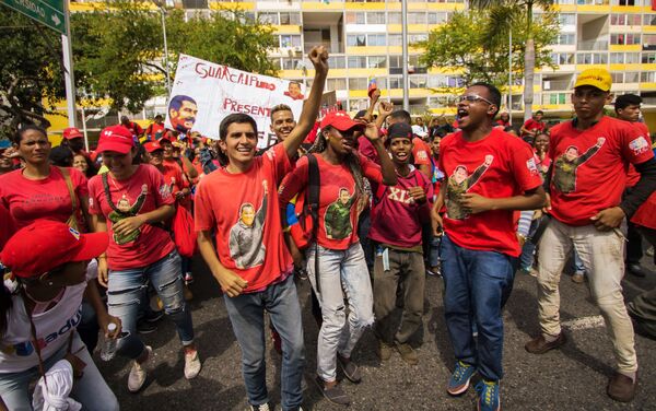Deux univers de Caracas: les manifestations des partisans de Maduro et de Guaido - Sputnik Afrique
