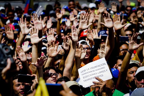 Deux univers de Caracas: les manifestations des partisans de Maduro et de Guaido - Sputnik Afrique