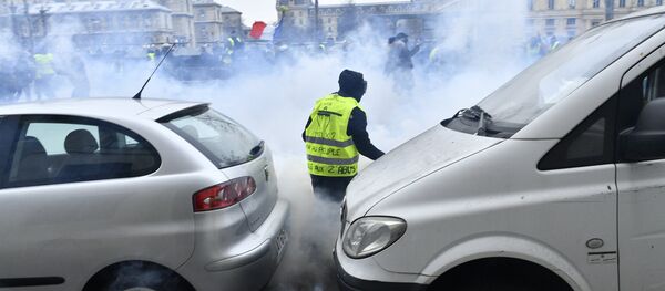 Акция протеста жёлтых жилетов в Париже - Sputnik Afrique