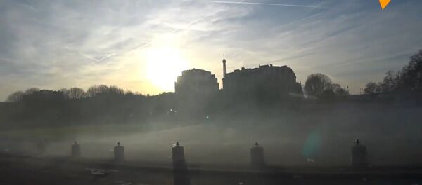 Les forces de l'ordre emploient du gaz lacrymogène contre des Gilets jaunes à Paris lors de l'acte 14 Les forces de l'ordre emploient du gaz lacrymogène contre des Gilets jaunes à Paris lors de l'acte 14 - Sputnik Afrique