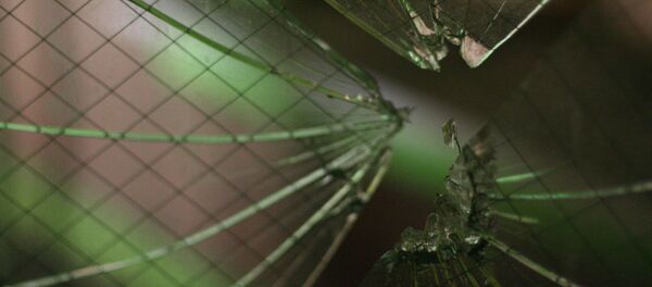 Une vitre brisée (image d'illustration) - Sputnik Afrique