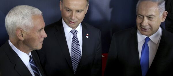 Mike Pence, Andrzej Duda et Benjamin Netanyahu au sommet de Varsovie Mike Pence, Andrzej Duda et Benjamin Netanyahu au sommet de Varsovie - Sputnik Afrique