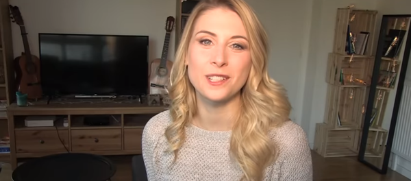 Laura Laune - Déclaration d'amour à la France - Sputnik Afrique