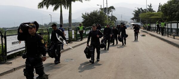 Le pont Simon Bolivar à la frontière entre le Venezuela et la Colombie - Sputnik Afrique