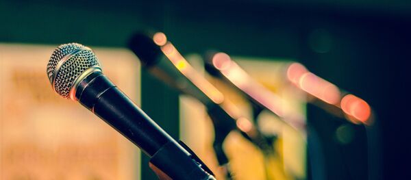 Un microphone - Sputnik Afrique