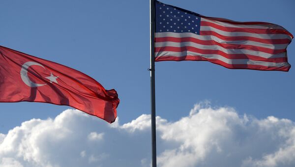 Les drapeaux turc et américain - Sputnik Afrique
