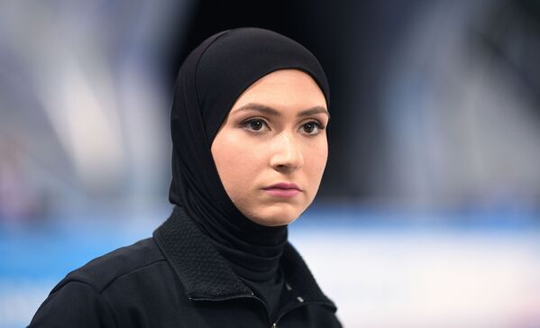 Zahra Lari, la première patineuse artistique en hijab - Sputnik Afrique