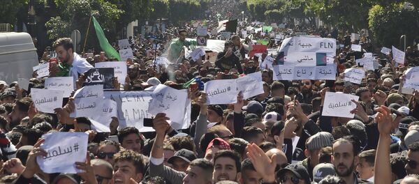 Manifestation à Alger (archives) - Sputnik Afrique