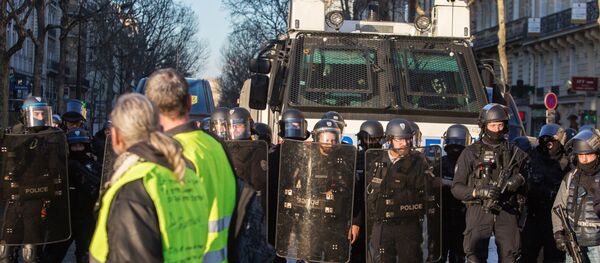 Des Gilets jaunes - Sputnik Afrique